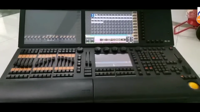 Console d'éclairage de scène MA2 à double écran DMX avec actionneur électrique pour les événements DJ, les concerts et l'éclairage des spectacles