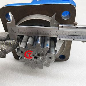 Moteur d'orientation hydraulique Eaton Orbital 12 dents 2-200D0Y9-E pour excavatrices Kx41-2, Kx36, Kx36-2, Kx36-3 - Product Image 4