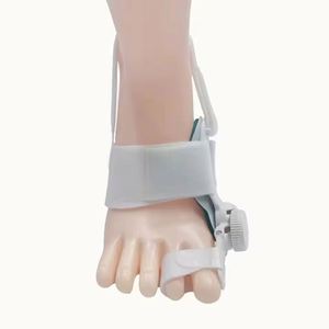 Correcteur d'hallux valgus pour femmes et hommes, attelle de correction pour le soulagement de l'hallux valgus, redresseur d'orteil avec sangle antidérapante pour le talon - Product Image 1