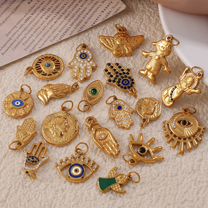 Amuletos de la Fortuna Guardiana |   Charm de Acero Inoxidable Chapado en Oro PVD de 18K |   Colgante de la Suerte con Protección Antideslustre para la Fabricación de Joyas - Product Image 3