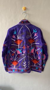 เสื้อแจ็คเก็ตวาร์ซิตี้ผ้าฝ้ายปักลายดอกไม้สไตล์โบฮีเมียนสำหรับผู้หญิง  งานแฮนด์เมด ระบายอากาศได้ดี เหมาะสำหรับฤดูหนาว  แบบเย็บติดกัน - Product Image 4