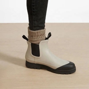 <span class=keywords><strong>Stivali</strong></span> <span class=keywords><strong>da</strong></span> <span class=keywords><strong>pioggia</strong></span> <span class=keywords><strong>bianchi</strong></span> in plastica chelsea pvc di nuova tecnologia a buon mercato in cina - Product Image 2