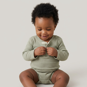 Fabricant de Combinaisons pour Bébé en Coton Biologique Personnalisées, Fournisseur en Gros de Combinaisons Douces pour Nourrissons, Combinaison en Coton de Bambou en Ligne - Product Image 1