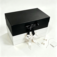 Boîte cadeau de luxe personnalisée avec fermeture magnétique et ruban en satin, emballage rigide en carton pliable pour vêtements et bijoux