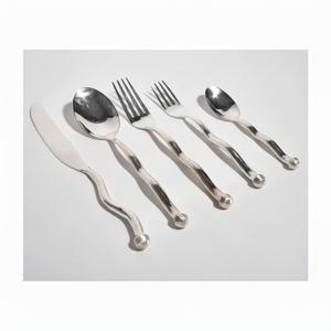 Ensemble de couverts 5 pièces de style occidental moderne de luxe en acier inoxydable couteau à dîner cuillère fourchette pour camping et restaurants - Product Image 1