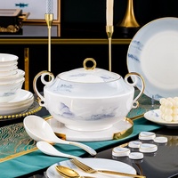 Nouvel ensemble de 70 pièces de vaisselle de style chinois en porcelaine de Jingdezhen, peint à la main avec un motif paysager artistique, cadeau de pendaison de crémaillère
