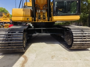 Excavadora de cadenas Caterpillar 320GC de segunda mano, pocas horas de operación, excelente estado mecánico con motor y bomba en venta - Product Image 4