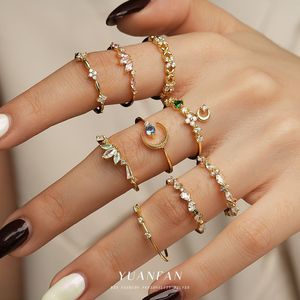 Anillo de Plata de Ley 925 de Moda, Chapado en Oro de 18K, Forma de V, Minimalista, con Circonita Corte Baguette, Regalo de Boda - Product Image 2