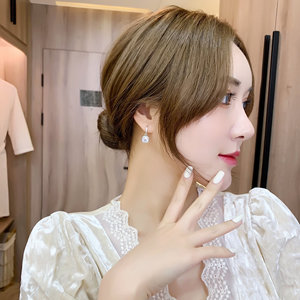 Brincos de Luxo com Pingente Quadrado de Um Quilate para Mulheres, em Prata Esterlina 925 com Zircônia, Joia Elegante e Moderna para Festas - Product Image 4