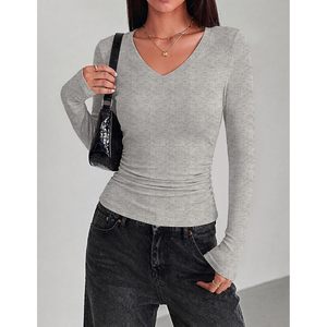 Camiseta básica ajustada de punto acanalado con cuello en V y manga larga para mujer, ropa informal para otoño - Product Image 3
