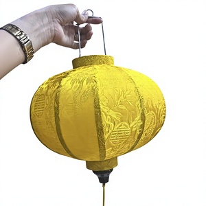 Linterna de Bambú Hecha a Mano en Vietnam, Decoración Colgante para Restaurantes, Fiestas y Bodas, Cubierta de Tela de Seda, Colorida, Venta al Por Mayor para Exportación - Product Image 1