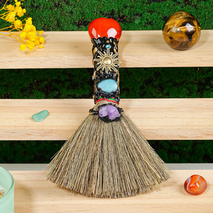 Escoba de cristal Natural en forma de corazón, pieza decorativa mágica de bruja de Halloween para regalos y ornamentación del hogar - Product Image 6