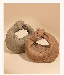 Nuova <span class=keywords><strong>Borsa</strong></span> da Donna alla Moda in Pelle Scamosciata Intrecciata - Piccole Borse a <span class=keywords><strong>Tracolla</strong></span> Hobo - Borse Estive da Spiaggia alla Moda - Product Image 5