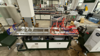 Machine d'extrusion de profilés PVC à haut rendement, ligne de fabrication de profilés plastiques pour la production de plinthes