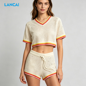 Tenues d'été 2026 : Ensemble tricoté ajouré avec manteau et short pour femme, cardigan à manches courtes et col en V, couleur contrastante, et short assorti - Product Image 3
