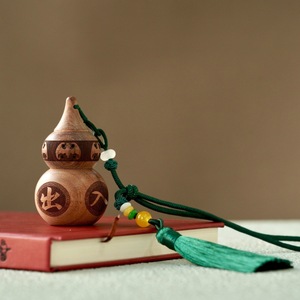 Sachet en bois de rose en forme de calebasse, grande taille, design Feng Shui, idéal pour offrir, décoration du Nouvel An chinois - Product Image 1