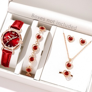 Montre élégante pour femme, bracelet en or, montre à quartz, montre-bracelet minimaliste pour femme, cadeau - Product Image 5