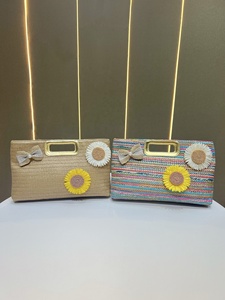 Borsa Tote Artigianale 2026: Borsa Donna Lavorata a Mano all'Uncinetto, Borsa da Spiaggia Estiva in Paglia, Borsa a Spalla Capiente, Borsa a Mano in Rattan con Fiori - Product Image 2