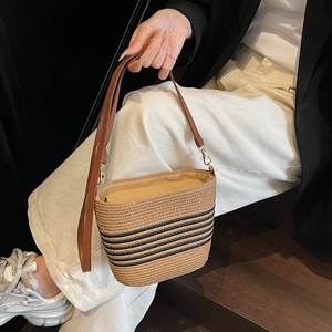 Sacs fourre-tout pour femmes en gros directement de l'usine, sacs seau, sacs messager à empiècements, sacs à bandoulière en paille tressée pour femmes - Product Image 4