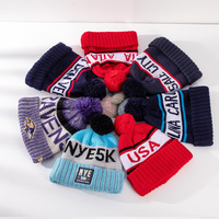 Bonnet personnalisé brodé avec pompon, casquette de haute qualité, patch tricoté, vente en gros, bonnet d'hiver en acrylique jacquard pour le ski
