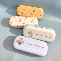 Étui à lunettes rigide personnalisé avec motif de dessin animé mignon, boîte à lunettes portable adorable avec doublure douce pour enfants, adolescents et femmes