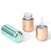 Vente en gros Mini capsule mignonne de 4ml Bouteille de teinte pour les lèvres Conteneur cosmétique de marque privée de forme ronde Tube de brillant à lèvres en vrac