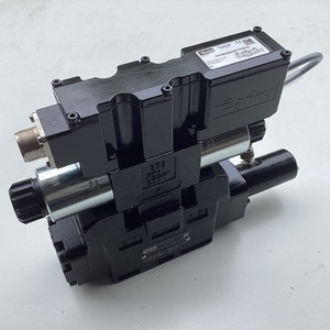 Vannes de commande hydrauliques proportionnelles directionnelles NG10 CETOP5 à commande pilote D31FCB32CC2NE70 pour machine d'injection - Product Image 1