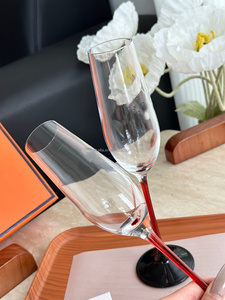 Classic Wine Glass Goblet Transparent Glassware in <b>Red</b> and Black for Wedding Parties - Product Image 4