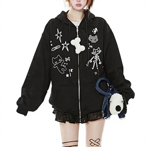 Sweat à capuche noir avec motif doodle mignon, coupe ample et design streetwear décontracté - Product Image 5