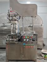 Mélangeur de crème émulsifiante sous vide à petite échelle 5l 10l 20l Homogénéisateur à haut cisaillement Machine de mélange sous vide cosmétique