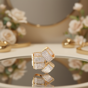 Anillo de Cóctel E3481 en Oro Blanco con Geometría Micro Pavé y Circonita Cúbica Creada en Laboratorio, Joyería Unisex Glam para Uso Diario y Fiestas - Product Image 2