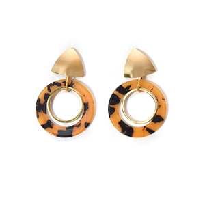 Pendientes de Moda con Diseño de Caparazón de Tortuga, Chapados en Oro, Acero Inoxidable 316L, Diseño Sostenible y Resistente - Product Image 1