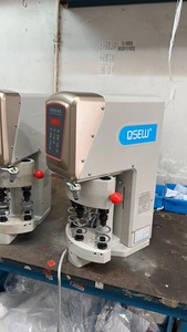 Macchina Fissatrice <span class=keywords><strong>Elettrica</strong></span> QS-818D-3 a Tre Teste Tutto in Uno per Bottoni a Pressione <span class=keywords><strong>Occhiellatrice</strong></span> e da Cucire - Product Image 3