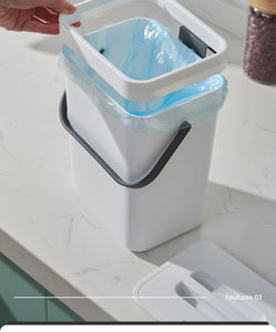 Piccolo bidone della spazzatura in plastica a parete portatile con coperchio per riporre il lavandino della casa - Product Image 6