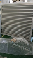 Persianas de Protección Contra Lluvia y Tormentas con Perfil Fijo y Extruido, con Apertura Horizontal, Diseño Moderno para Uso en Exteriores