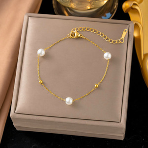 สร้อยข้อมือมุกสแตนเลสสตีลสำหรับผู้หญิง - ชุบ PVD ทอง 18K - เครื่องประดับของขวัญอเนกประสงค์ทันสมัยมีเสน่ห์ ขายส่ง - Product Image 5