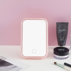 Espejo de Maquillaje LED Redondo Blanco y Rosa con Luz Ajustable, Espejo Cosmético de Escritorio con Iluminación LED Recargable de Tres Colores - Product Image 4