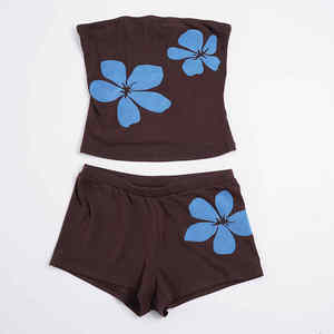 ชุดเซ็ตเสื้อครอปท็อปสายเดี่ยวพิมพ์ลายดอกไม้สีน้ำตาล-น้ำเงินสำหรับผู้หญิง สไตล์เรโทรสตรีทแวร์สุดเซ็กซี่ ชุดสองชิ้นเข้าชุดกัน สำหรับฤดูร้อนปี 2026 - Product Image 6