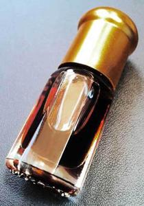 น้ำมันจากไม้กฤษณาที่มีคุณภาพสูงสุดในราคาขายส่งจากน้ำมันอินเดีย Oud Oil - Product Image 4