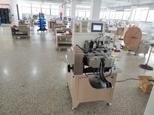 Máquina de Corte y Plegado de Etiquetas de Tela con Cuchillo Caliente y Frío, Máquina de Corte y Plegado de Etiquetas de <span class=keywords><strong>Ropa</strong></span> - Product Image 6