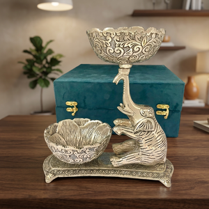 NIRMALA HANDICRAFTS Ensemble de bols à fruits secs en argent allemand, modernes et faits à la main, motif éléphant |   Bol de service décoratif style paon avec support - Product Image 3