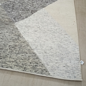 Tapis à poils ras de épaisseur moyenne, noué à la main, écologique, en laine de Nouvelle-Zélande 3/25, avec support en coton, motif géométrique moderne Shivani - Product Image 4
