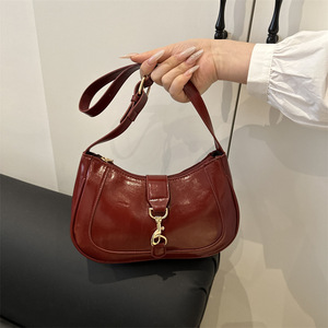 Nouveau <span class=keywords><strong>Sac</strong></span> à Bandoulière Femme 2026, Tendance et Élégant, Design Original, <span class=keywords><strong>Sac</strong></span> Polyvalent à Porter sous le Bras - Product Image 4
