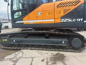 Excavatrice sur chenilles hydraulique Hyundai R225LC-9S d'occasion, modèle 2024, moteur, pompe testés et inspectés, bon état, 22,5 tonnes, 113 kW - Product Image 6