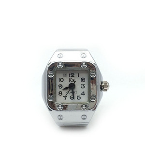 Vente chaude usine : Mini montre bague numérique tendance en alliage argenté pour hommes et femmes, format bague, vente en gros - Product Image 4