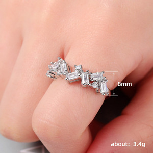 Anello Rettangolare in Cristallo Rosa per Donne, Accessorio Minimalista per Feste e Uso Quotidiano - Product Image 6