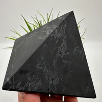 Pyramide de shungite noire de haute qualité en gros, pyramide de shungite énergétique, pierre précieuse, artisanat en cristal pour la guérison, décorations en cristal