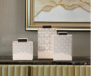 New Chinese Luxury Modern Style Gilten Jar Gold Color Quadrate White Ceramic Vase with Lid For Home Decoration - Product Image 2