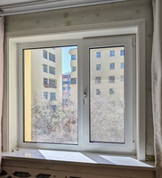 Fenêtre à battant en PVC renforcé de sécurité structurelle moderne, double vitrage trempé, conception coupe-vent, certifiée Energy Star