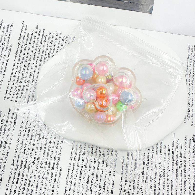 มีสีสัน